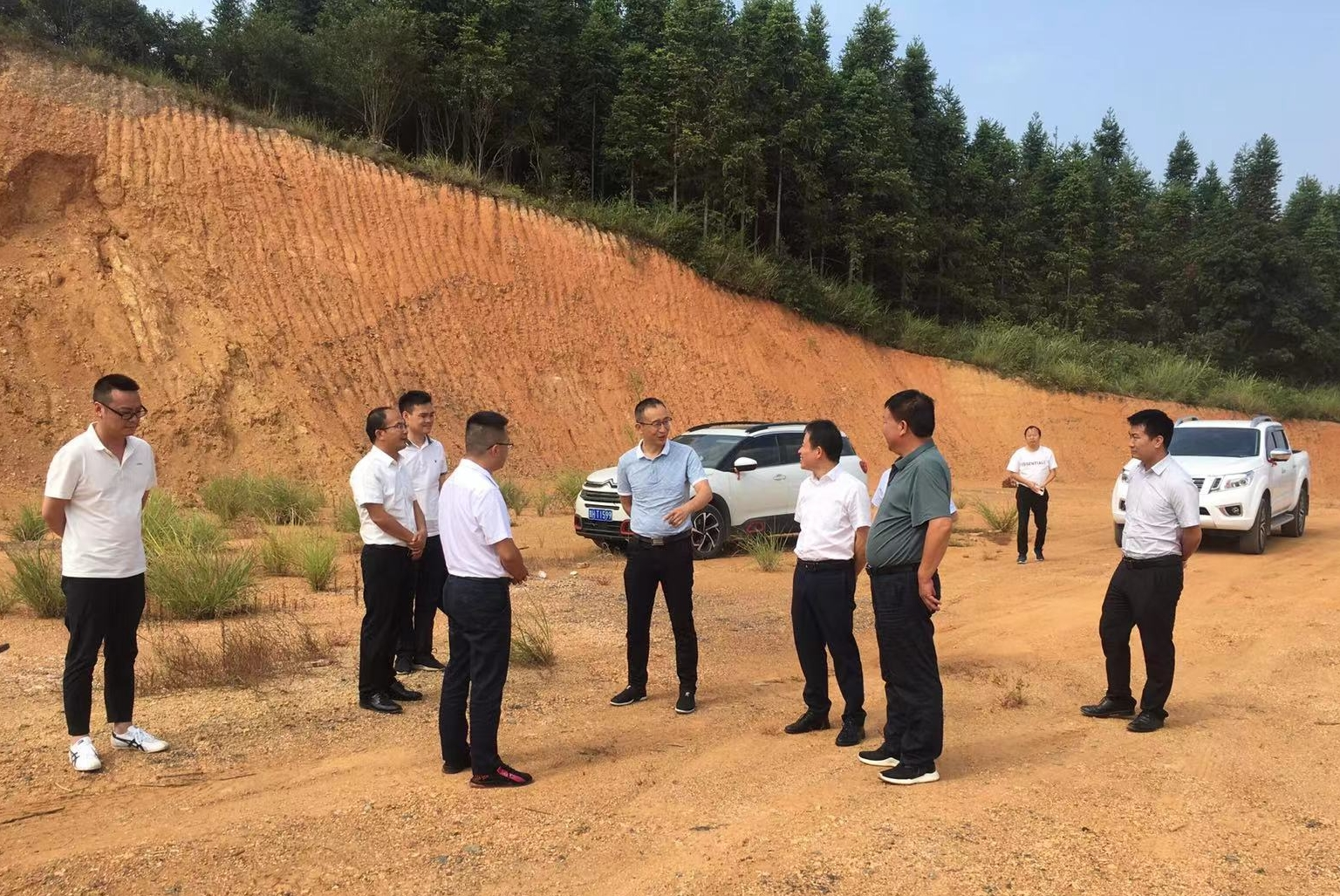 州委副秘书长张怀龙现场调研100万头生猪养殖一体化项目推进情形_黔东南州K8凯发集团集团